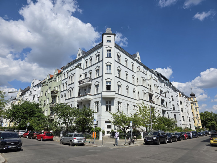 ... wie das Galaxy S25 Ultra. Entsprechend gibt es keine nennenswerten Unterschiede. (Bild: Tobias Költzsch/Golem.de)